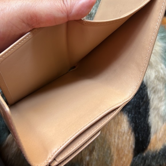 AUTHENTIC Louis Vuitton monogram Vernis champagne trifold elise wallet - Picture 10 of 11